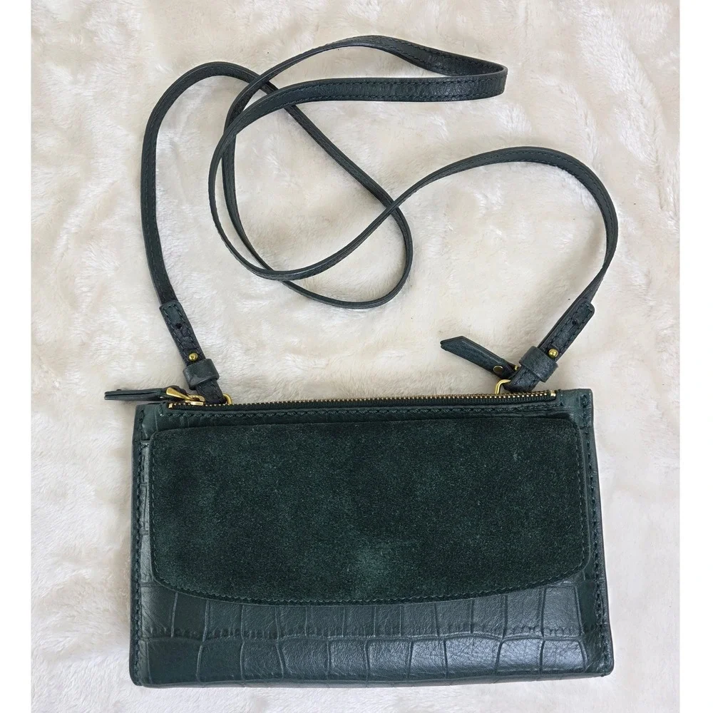 Fossil Leather Suede Trim Crossbody Wallet Green Croc‎ Embossed Zip Clutch